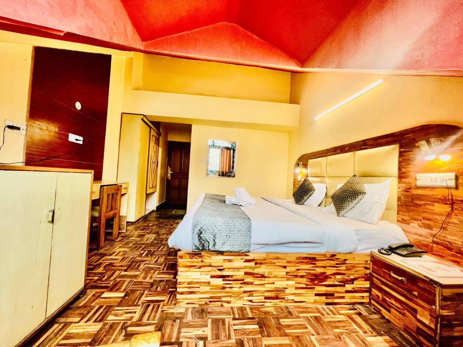 Hotel Kalinga Grand - Luxury Comfort !! Travellers Delight !! Budget Friendly !! Prime Location !! Guest Favourite Manāli Exteriör bild