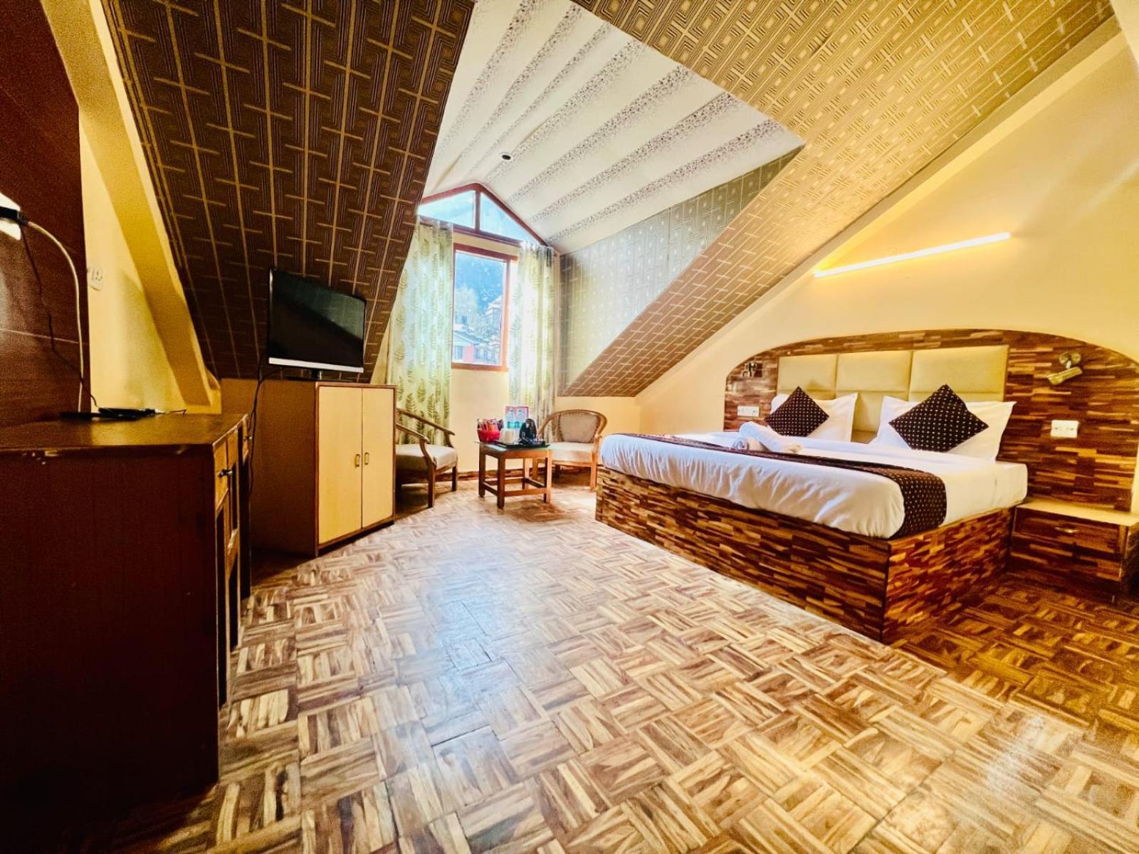Hotel Kalinga Grand - Luxury Comfort !! Travellers Delight !! Budget Friendly !! Prime Location !! Guest Favourite Manāli Exteriör bild