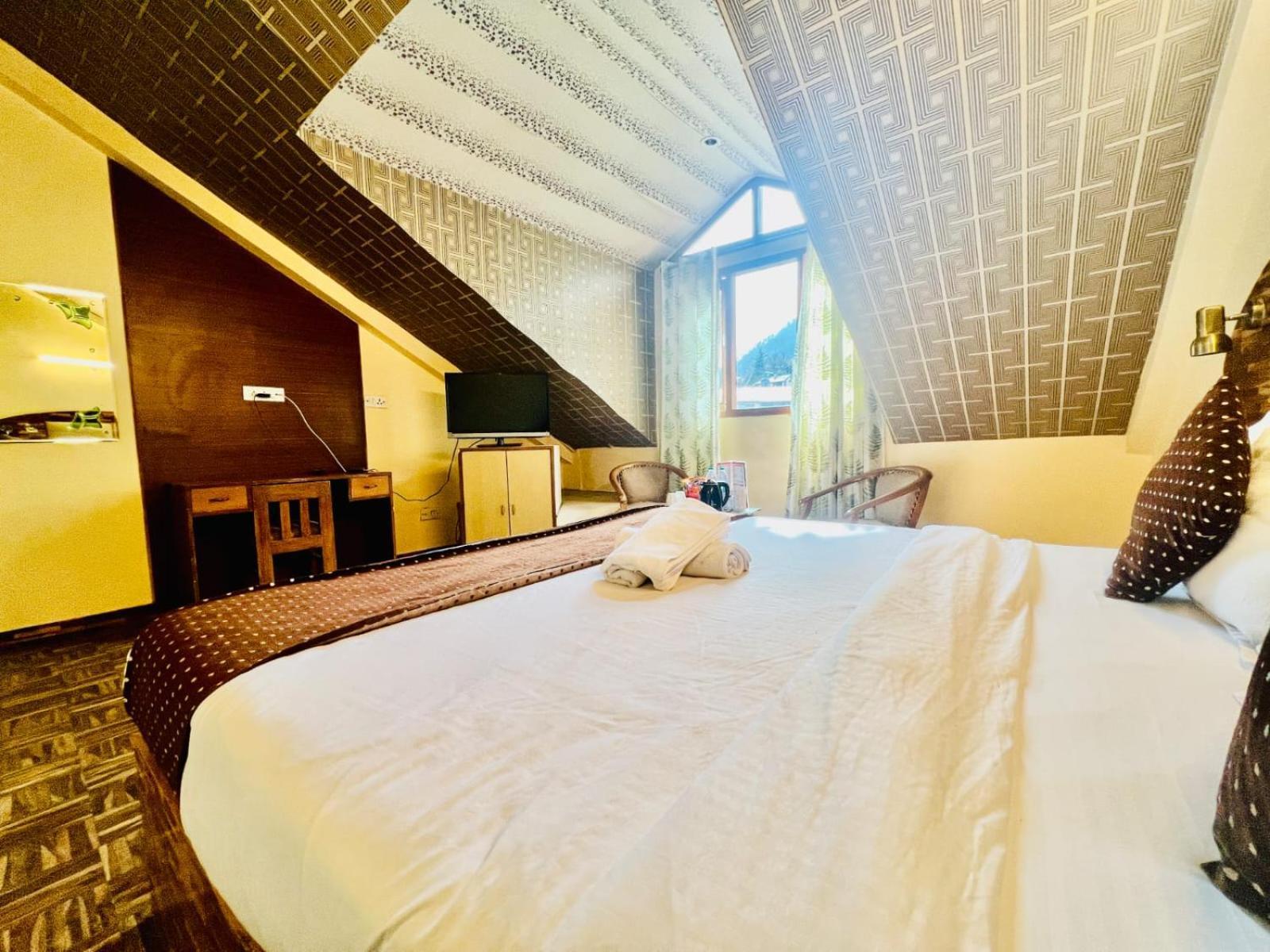 Hotel Kalinga Grand - Luxury Comfort !! Travellers Delight !! Budget Friendly !! Prime Location !! Guest Favourite Manāli Exteriör bild