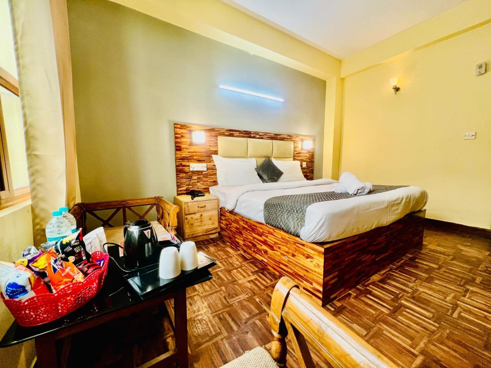 Hotel Kalinga Grand - Luxury Comfort !! Travellers Delight !! Budget Friendly !! Prime Location !! Guest Favourite Manāli Exteriör bild